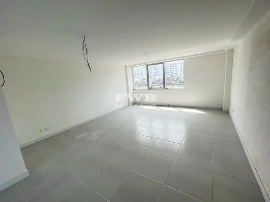 Sala Comercial à venda, 52m2 em Recreio dos Bandeirantes, Rio De Janeiro - RJ - imagem 6 Foto 6 de Sala Comercial à venda, 52m2 em Recreio dos Bandeirantes, Rio De Janeiro - RJ