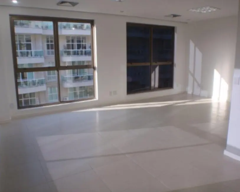 Sala Comercial à venda, 93m2 em Barra da Tijuca, Rio De Janeiro - RJ - imagem 5 Foto 5 de Sala Comercial à venda, 93m2 em Barra da Tijuca, Rio De Janeiro - RJ