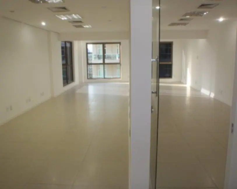 Sala Comercial à venda, 93m2 em Barra da Tijuca, Rio De Janeiro - RJ - imagem 8 Foto 8 de Sala Comercial à venda, 93m2 em Barra da Tijuca, Rio De Janeiro - RJ