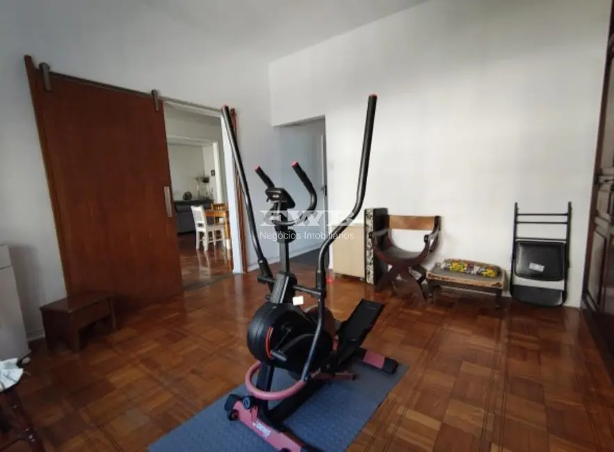 Apartamento com 4 quartos à venda, 202m2 em Copacabana, Rio De Janeiro - RJ - imagem 8 Foto 8 de Apartamento com 4 quartos à venda, 202m2 em Copacabana, Rio De Janeiro - RJ