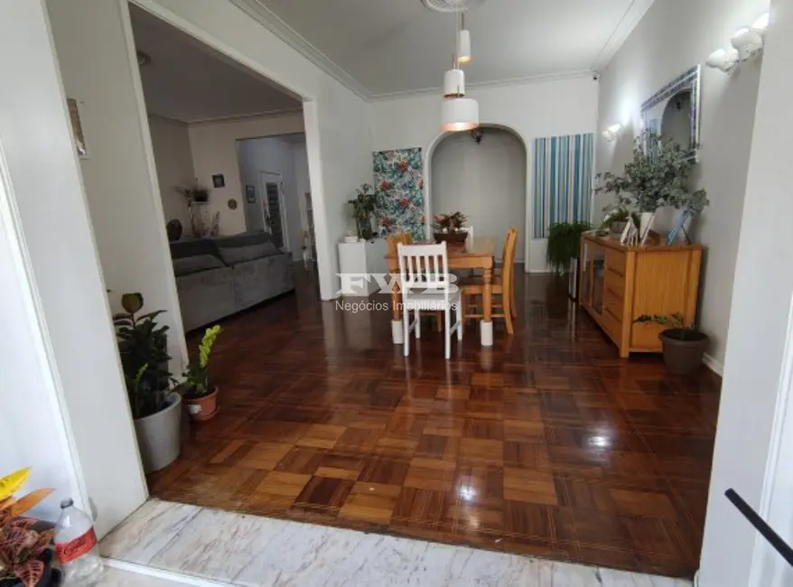 Apartamento com 4 quartos à venda, 202m2 em Copacabana, Rio De Janeiro - RJ - imagem 1 Foto 1 de Apartamento com 4 quartos à venda, 202m2 em Copacabana, Rio De Janeiro - RJ