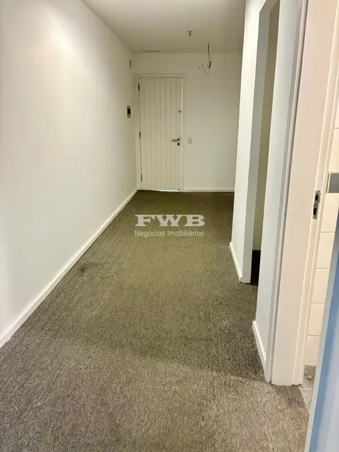 Sala Comercial à venda, 125m2 em Recreio dos Bandeirantes, Rio De Janeiro - RJ - imagem 4 Foto 4 de Sala Comercial à venda, 125m2 em Recreio dos Bandeirantes, Rio De Janeiro - RJ