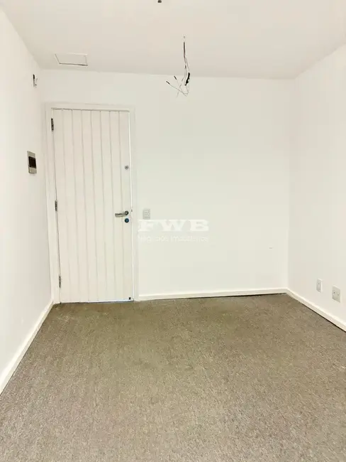 Sala Comercial à venda, 125m2 em Recreio dos Bandeirantes, Rio De Janeiro - RJ - imagem 5 Foto 5 de Sala Comercial à venda, 125m2 em Recreio dos Bandeirantes, Rio De Janeiro - RJ