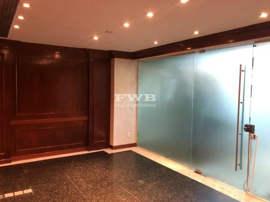 Loja para alugar, 342m2 em Leblon, Rio De Janeiro - RJ - imagem 5 Foto 5 de Loja para alugar, 342m2 em Leblon, Rio De Janeiro - RJ