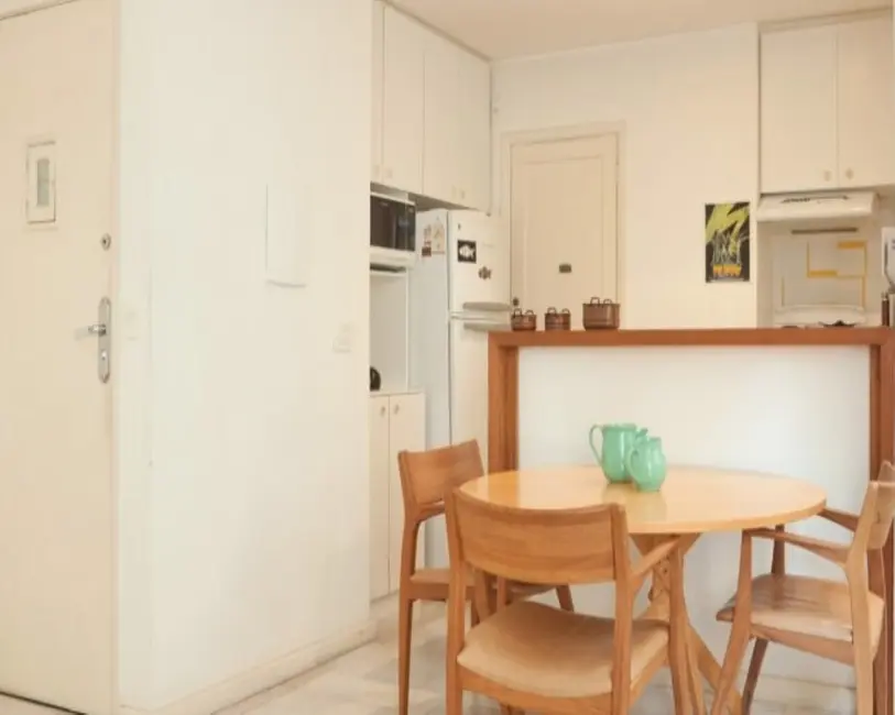 Apartamento com 2 quartos para alugar, 70m2 em Leblon, Rio De Janeiro - RJ - imagem 5 Foto 5 de Apartamento com 2 quartos para alugar, 70m2 em Leblon, Rio De Janeiro - RJ