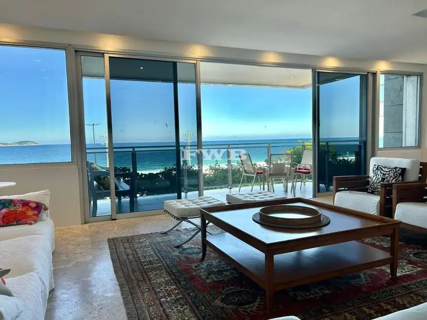 Apartamento com 3 quartos à venda e para alugar, 210m2 em Ipanema, Rio De Janeiro - RJ - imagem 3 Foto 3 de Apartamento com 3 quartos à venda e para alugar, 210m2 em Ipanema, Rio De Janeiro - RJ