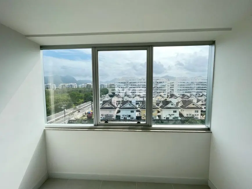Foto 3 de Sala Comercial à venda, 24m2 em Recreio dos Bandeirantes, Rio De Janeiro - RJ
