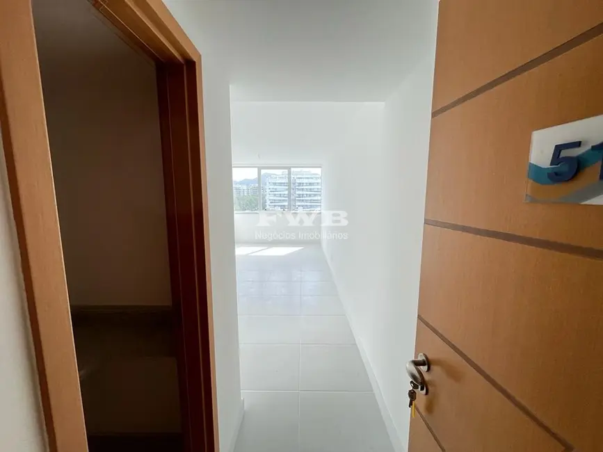 Foto 2 de Sala Comercial à venda, 24m2 em Recreio dos Bandeirantes, Rio De Janeiro - RJ