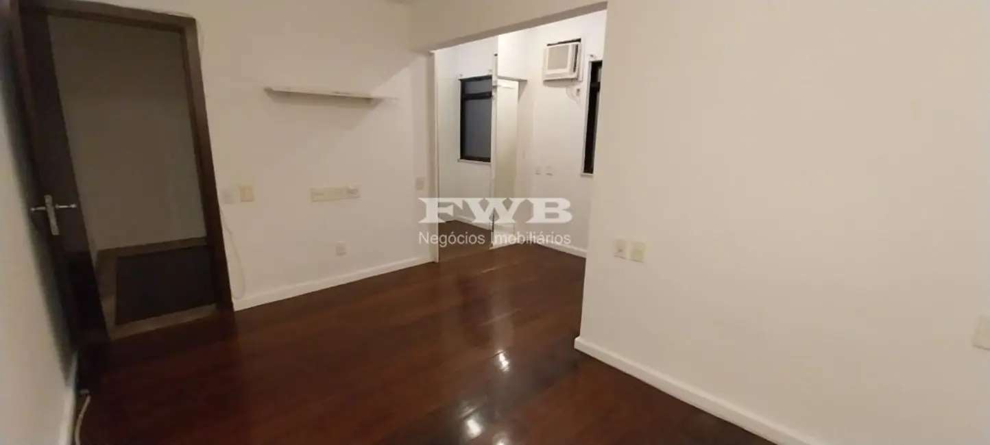 Apartamento com 3 quartos à venda, 302m2 em Rio De Janeiro - RJ - imagem 3 Foto 3 de Apartamento com 3 quartos à venda, 302m2 em Rio De Janeiro - RJ