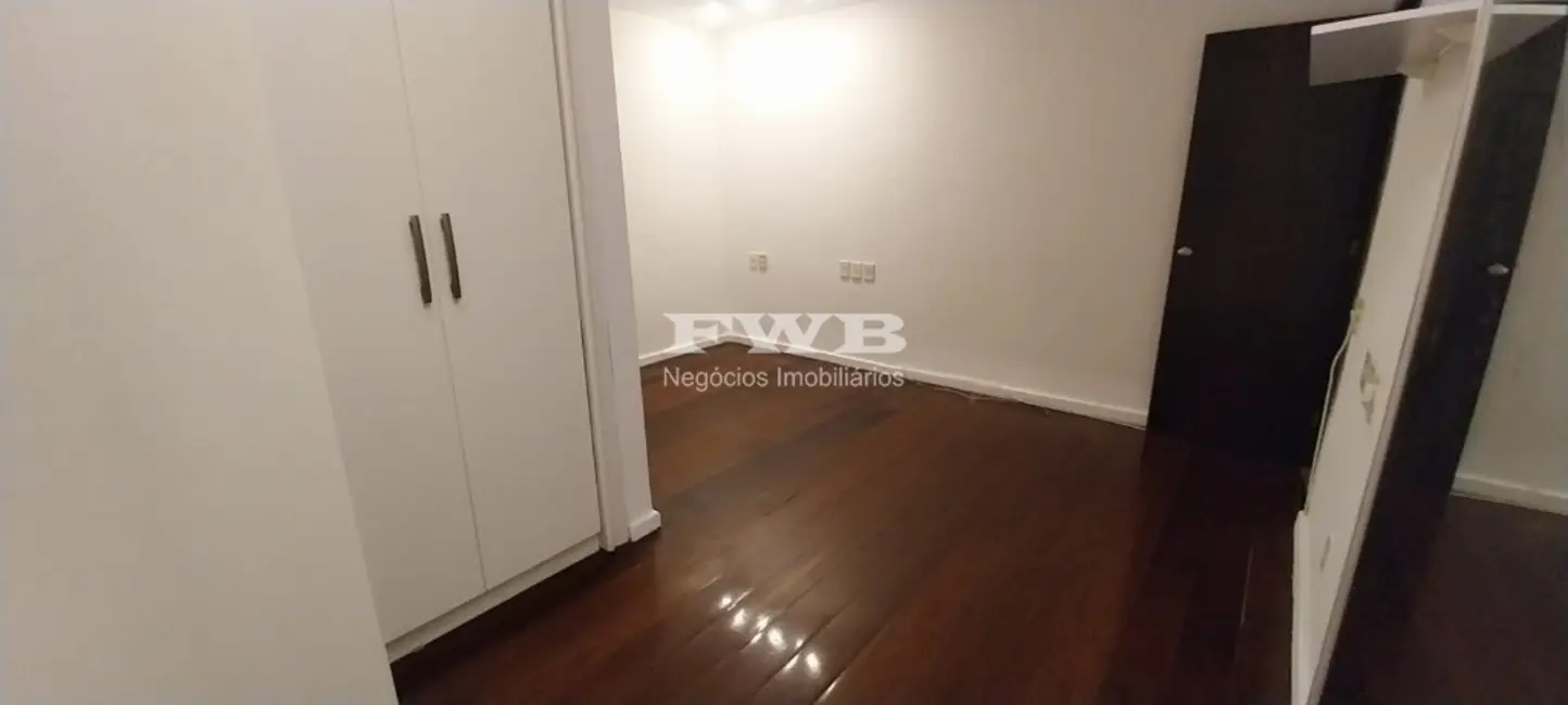 Apartamento com 3 quartos à venda, 302m2 em Rio De Janeiro - RJ - imagem 5 Foto 5 de Apartamento com 3 quartos à venda, 302m2 em Rio De Janeiro - RJ