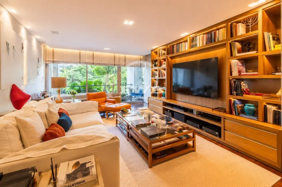 Apartamento com 5 quartos à venda, 571m2 em Gávea, Rio De Janeiro - RJ - imagem 9 Foto 9 de Apartamento com 5 quartos à venda, 571m2 em Gávea, Rio De Janeiro - RJ