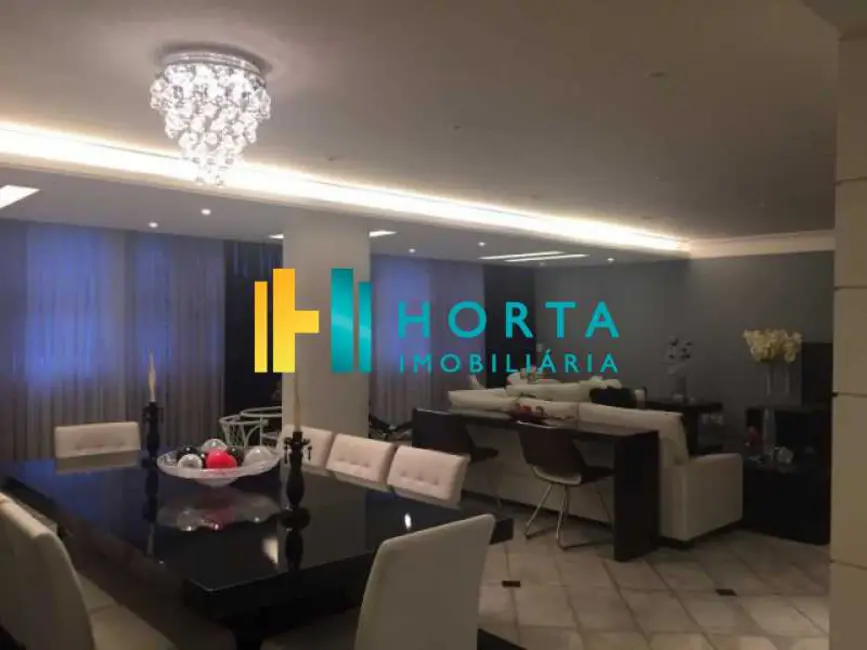 Apartamento com 4 quartos à venda, 225m2 em Rio De Janeiro - RJ - imagem 8 Foto 8 de Apartamento com 4 quartos à venda, 225m2 em Rio De Janeiro - RJ