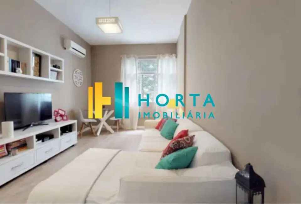 Foto 2 de Apartamento com 2 quartos à venda, 70m2 em Rio De Janeiro - RJ