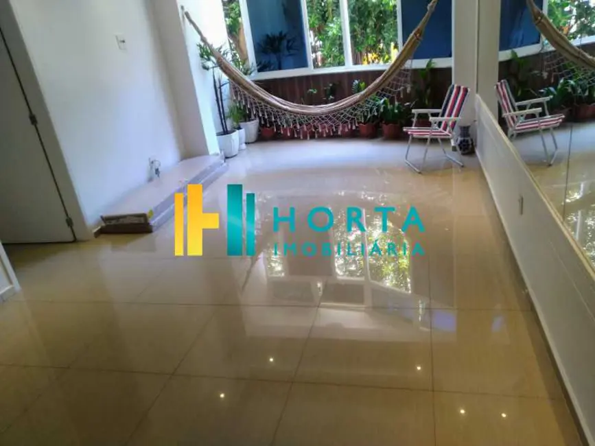 Foto 2 de Apartamento com 3 quartos à venda, 90m2 em Rio De Janeiro - RJ