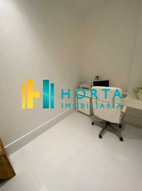 Apartamento com 3 quartos à venda, 240m2 em Rio De Janeiro - RJ - imagem 3 Foto 3 de Apartamento com 3 quartos à venda, 240m2 em Rio De Janeiro - RJ