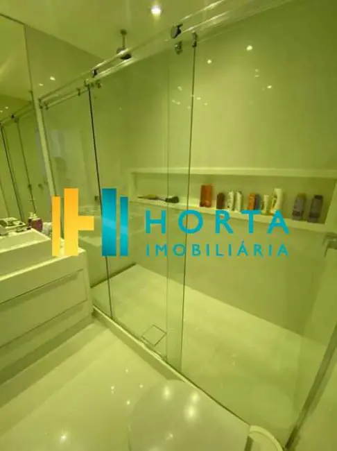 Apartamento com 3 quartos à venda, 240m2 em Rio De Janeiro - RJ - imagem 9 Foto 9 de Apartamento com 3 quartos à venda, 240m2 em Rio De Janeiro - RJ