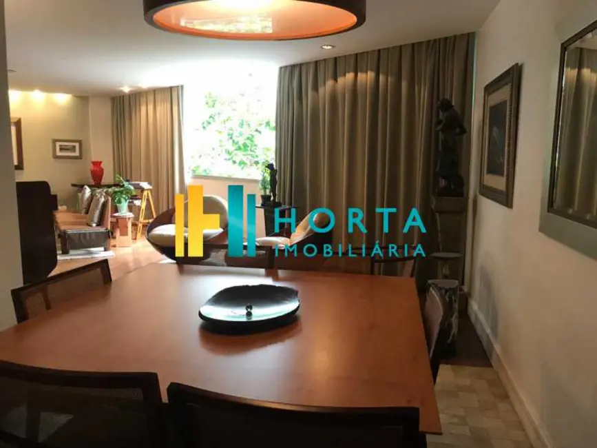 Foto 3 de Apartamento com 4 quartos à venda, 210m2 em Rio De Janeiro - RJ