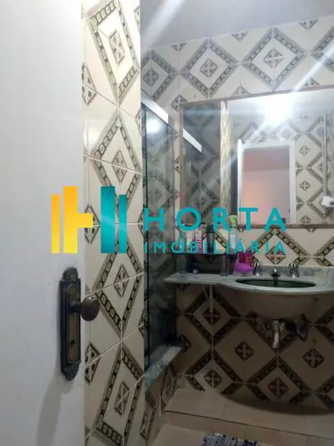 Apartamento com 4 quartos à venda, 244m2 em Rio De Janeiro - RJ - imagem 5 Foto 5 de Apartamento com 4 quartos à venda, 244m2 em Rio De Janeiro - RJ