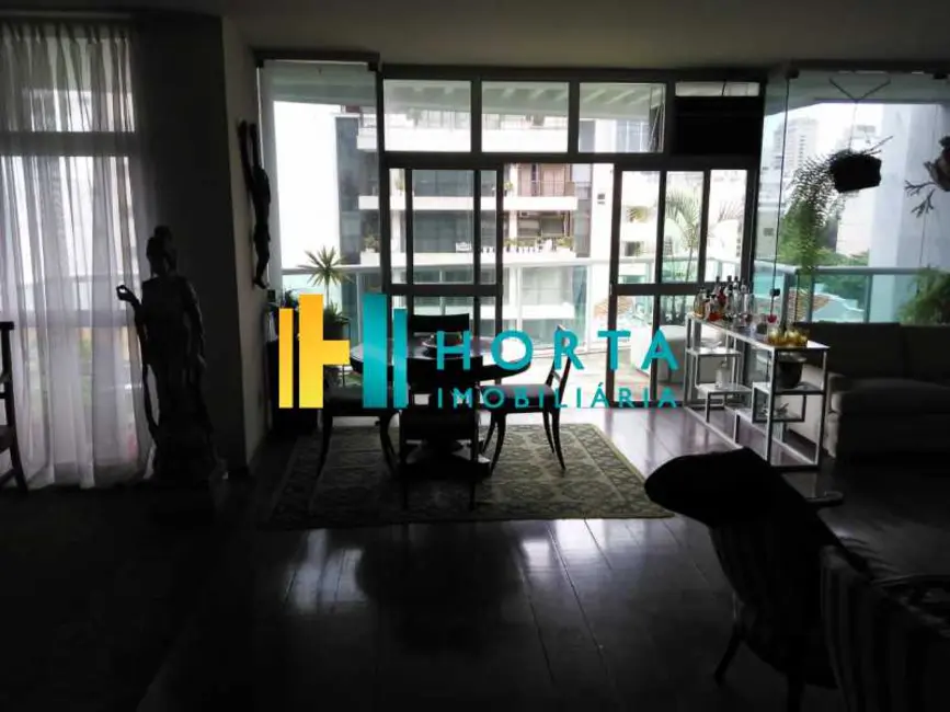 Foto 9 de Apartamento com 4 quartos à venda, 240m2 em Rio De Janeiro - RJ