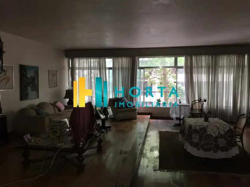 Apartamento com 4 quartos à venda, 260m2 em Rio De Janeiro - RJ - imagem 3 Foto 3 de Apartamento com 4 quartos à venda, 260m2 em Rio De Janeiro - RJ