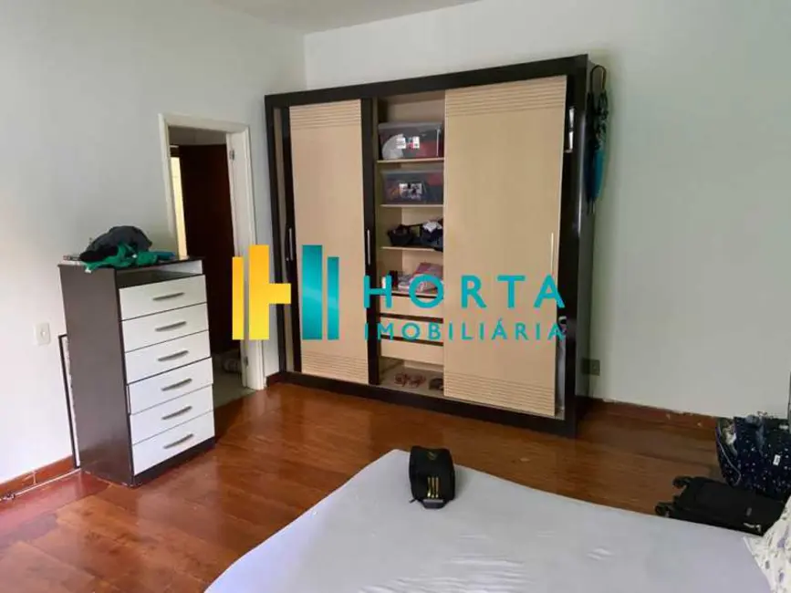 Apartamento com 4 quartos à venda, 185m2 em Rio De Janeiro - RJ - imagem 8 Foto 8 de Apartamento com 4 quartos à venda, 185m2 em Rio De Janeiro - RJ