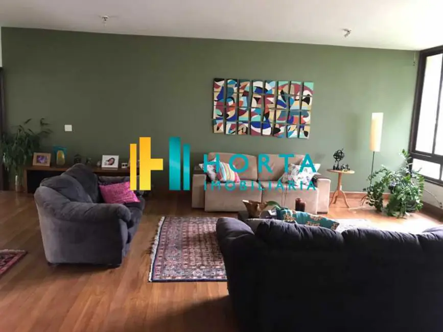 Casa com 4 quartos à venda, 558m2 em Rio De Janeiro - RJ - imagem 4 Foto 4 de Casa com 4 quartos à venda, 558m2 em Rio De Janeiro - RJ