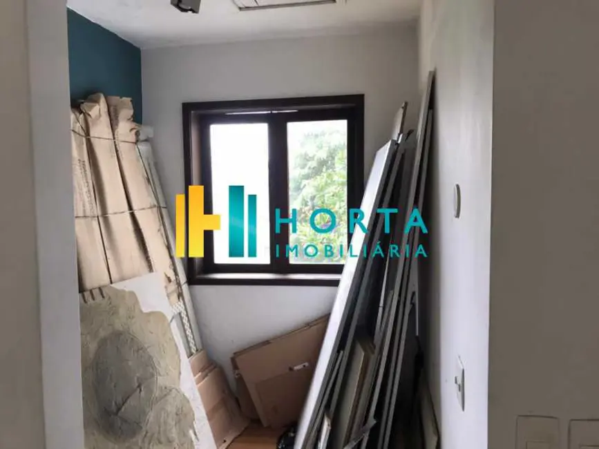 Casa com 4 quartos à venda, 558m2 em Rio De Janeiro - RJ - imagem 5 Foto 5 de Casa com 4 quartos à venda, 558m2 em Rio De Janeiro - RJ