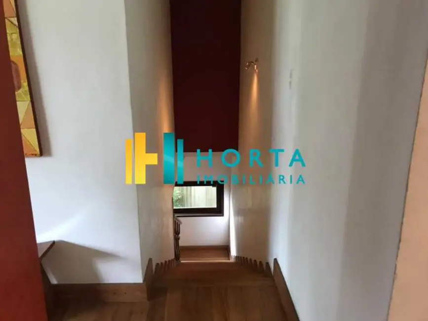 Casa com 4 quartos à venda, 558m2 em Rio De Janeiro - RJ - imagem 7 Foto 7 de Casa com 4 quartos à venda, 558m2 em Rio De Janeiro - RJ