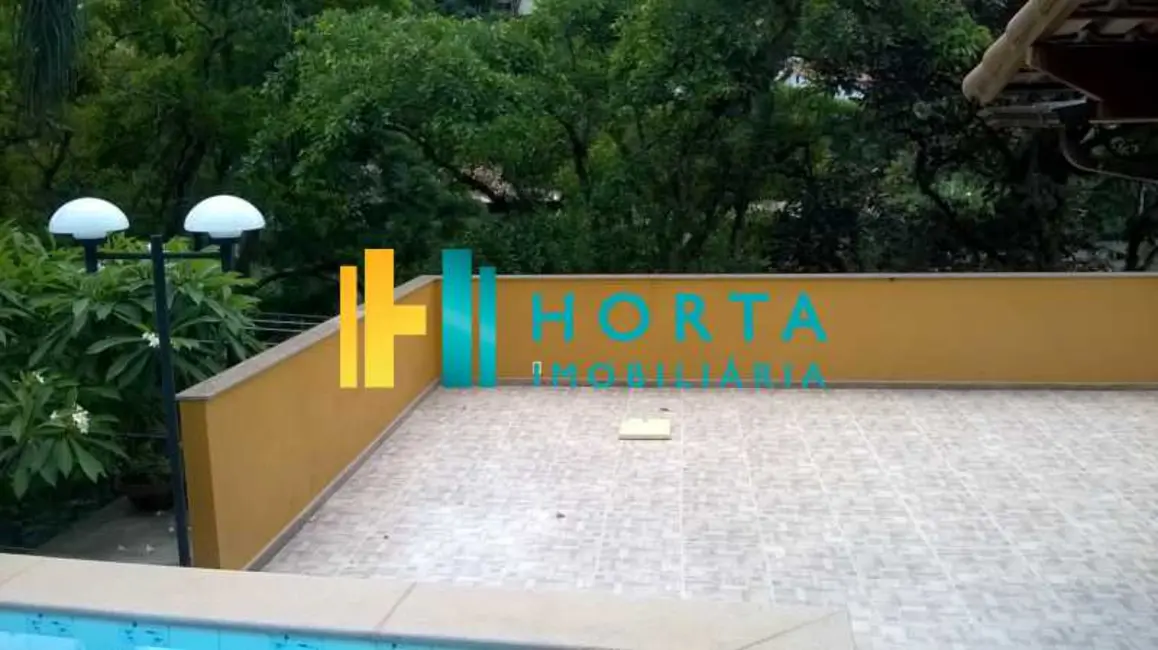 Casa de Condomínio com 4 quartos à venda, 600m2 em Petropolis - RJ - imagem 9 Foto 9 de Casa de Condomínio com 4 quartos à venda, 600m2 em Petropolis - RJ