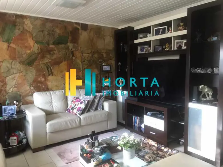 Foto 2 de Cobertura com 2 quartos à venda, 86m2 em Rio De Janeiro - RJ