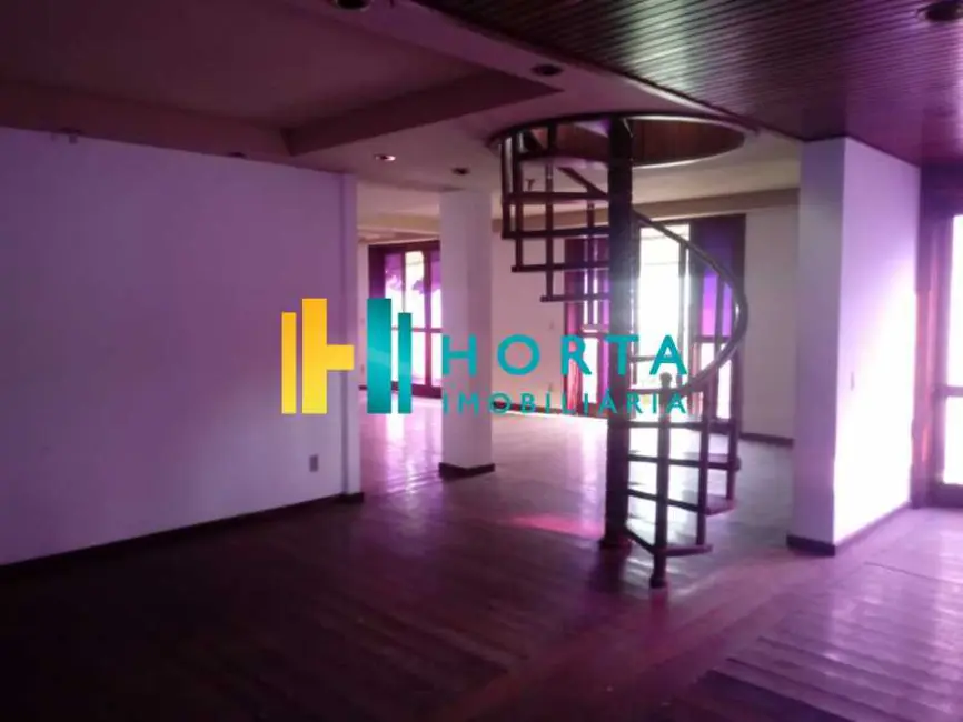 Foto 2 de Cobertura com 3 quartos à venda, 220m2 em Rio De Janeiro - RJ