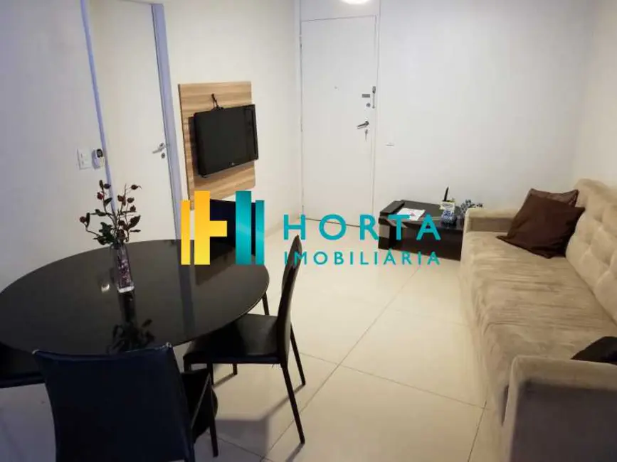 Loft / Flat com 2 quartos à venda, 50m2 em Rio De Janeiro - RJ - imagem 2 Foto 2 de Loft / Flat com 2 quartos à venda, 50m2 em Rio De Janeiro - RJ