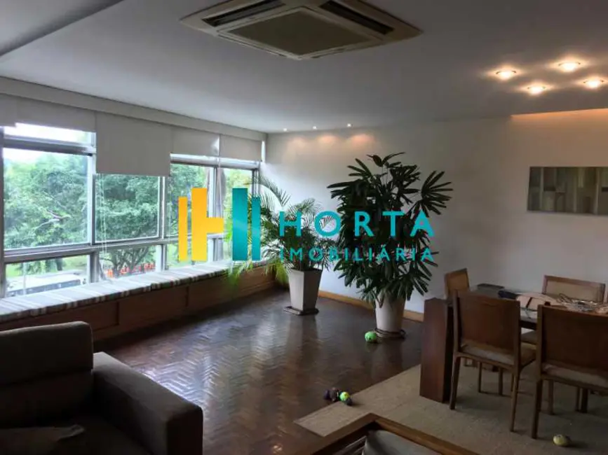 Foto 4 de Apartamento com 4 quartos à venda, 240m2 em Rio De Janeiro - RJ