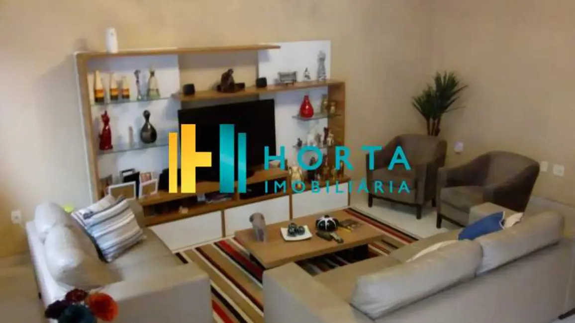 Foto 2 de Casa com 4 quartos à venda, 225m2 em Rio De Janeiro - RJ