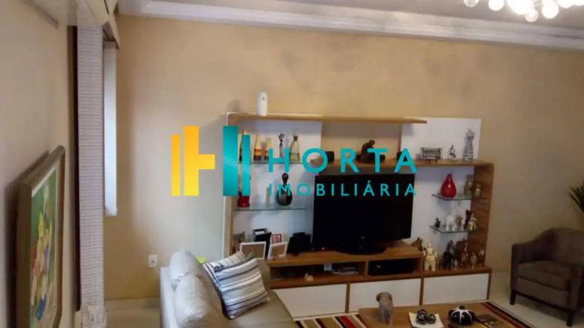 Foto 3 de Casa com 4 quartos à venda, 225m2 em Rio De Janeiro - RJ