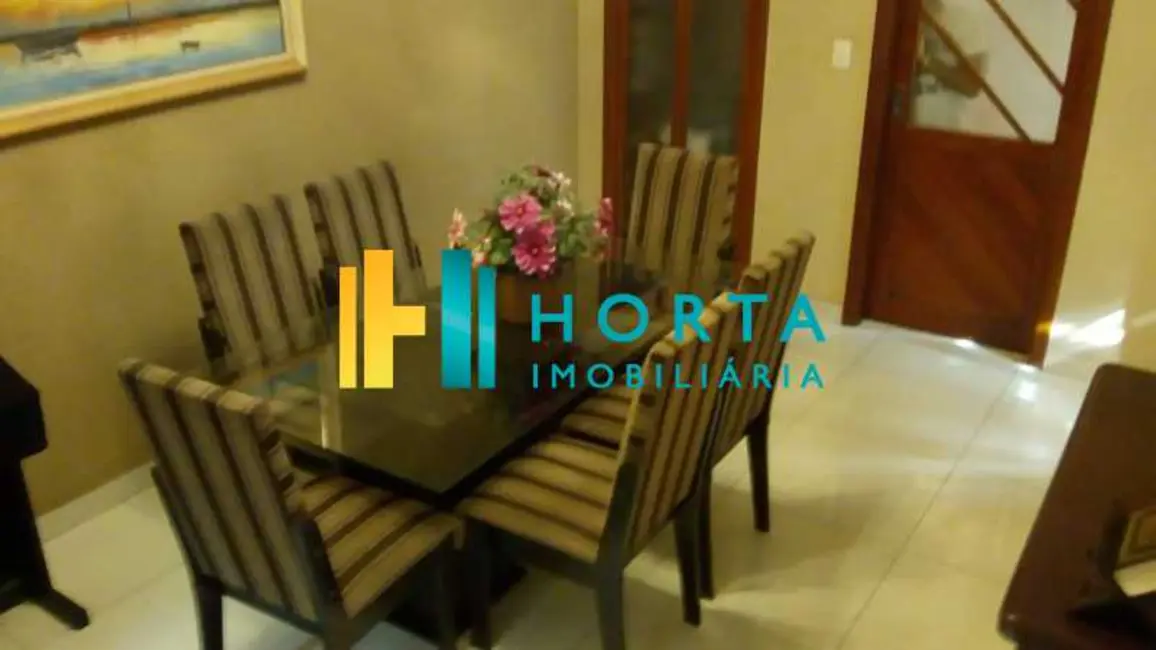 Foto 6 de Casa com 4 quartos à venda, 225m2 em Rio De Janeiro - RJ