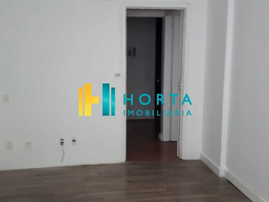 Sala Comercial à venda, 40m2 em Rio De Janeiro - RJ - imagem 6 Foto 6 de Sala Comercial à venda, 40m2 em Rio De Janeiro - RJ