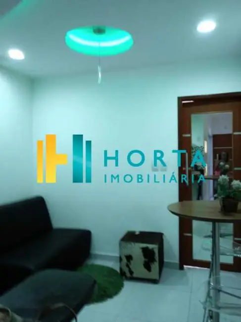 Kitnet com 1 quarto à venda, 30m2 em Rio De Janeiro - RJ - imagem 2 Foto 2 de Kitnet com 1 quarto à venda, 30m2 em Rio De Janeiro - RJ