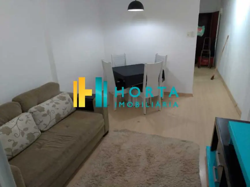 Kitnet com 1 quarto à venda, 40m2 em Rio De Janeiro - RJ - imagem 2 Foto 2 de Kitnet com 1 quarto à venda, 40m2 em Rio De Janeiro - RJ