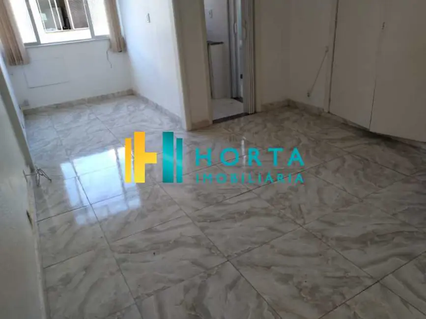 Foto 2 de Kitnet com 1 quarto à venda, 30m2 em Rio De Janeiro - RJ
