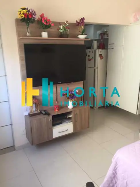 Foto 1 de Kitnet com 1 quarto à venda, 32m2 em Rio De Janeiro - RJ