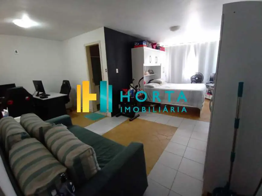 Kitnet com 1 quarto à venda, 31m2 em Rio De Janeiro - RJ - imagem 1 Foto 1 de Kitnet com 1 quarto à venda, 31m2 em Rio De Janeiro - RJ