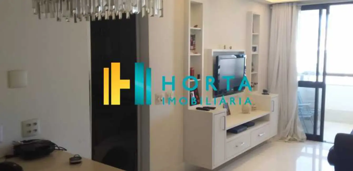 Loft / Flat com 1 quarto à venda, 45m2 em Rio De Janeiro - RJ - imagem 1 Foto 1 de Loft / Flat com 1 quarto à venda, 45m2 em Rio De Janeiro - RJ