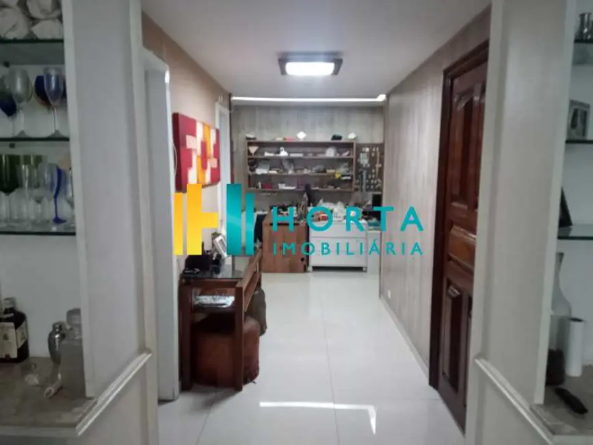 Apartamento com 3 quartos à venda, 180m2 em Rio De Janeiro - RJ - imagem 4 Foto 4 de Apartamento com 3 quartos à venda, 180m2 em Rio De Janeiro - RJ