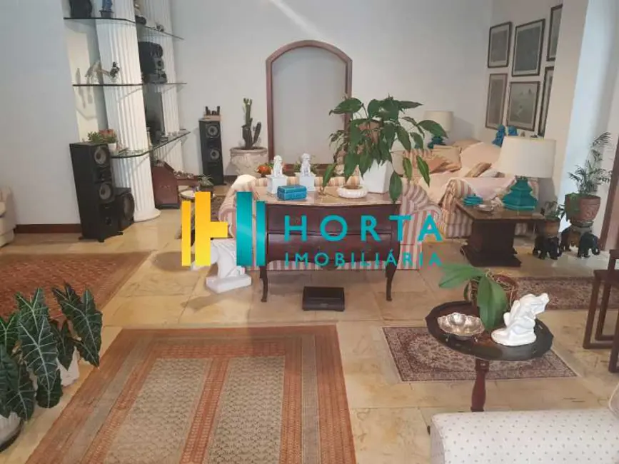 Foto 3 de Cobertura com 4 quartos à venda, 700m2 em Rio De Janeiro - RJ