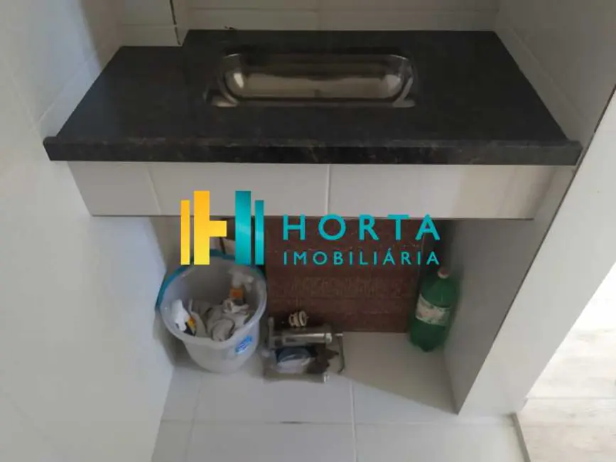 Kitnet à venda, 20m2 em Rio De Janeiro - RJ - imagem 8 Foto 8 de Kitnet à venda, 20m2 em Rio De Janeiro - RJ