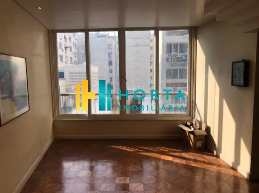 Apartamento com 3 quartos à venda, 220m2 em Rio De Janeiro - RJ - imagem 4 Foto 4 de Apartamento com 3 quartos à venda, 220m2 em Rio De Janeiro - RJ