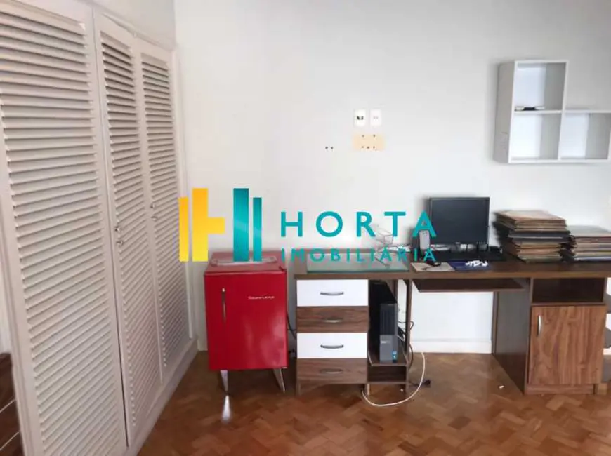 Apartamento com 3 quartos à venda, 220m2 em Rio De Janeiro - RJ - imagem 8 Foto 8 de Apartamento com 3 quartos à venda, 220m2 em Rio De Janeiro - RJ