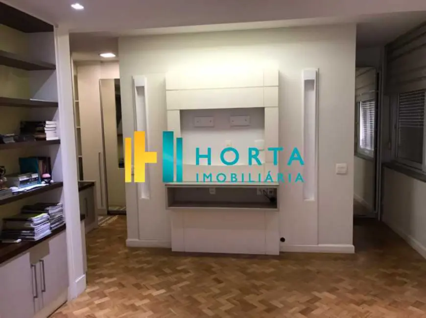 Apartamento com 3 quartos à venda, 220m2 em Rio De Janeiro - RJ - imagem 7 Foto 7 de Apartamento com 3 quartos à venda, 220m2 em Rio De Janeiro - RJ