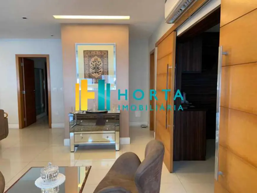 Foto 3 de Apartamento com 7 quartos à venda, 300m2 em Rio De Janeiro - RJ